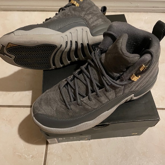 Air Jordan 12 Retro BG - Picture 2 of 2